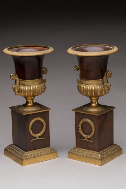 PAIR OF MEDICIS VASES in gilt bronze and...