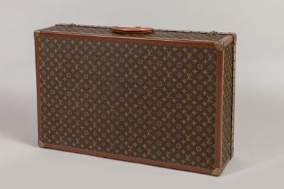 Louis VUITTON - Avenue Marceau (Paris): Alzer...