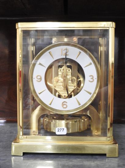JAEGER LECOULTRE : Pendule modèle Atmos en...