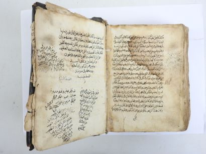 LIVRE MANUSCRIT en calligraphie à l'encre...