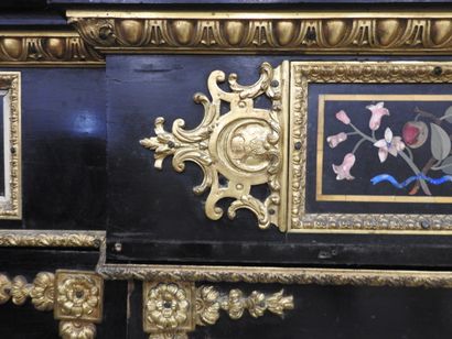 RARE MEUBLE A HAUTEUR D'APPUI en placage...