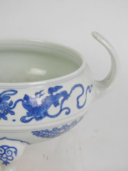 CHINA: Tripod perfume burner with two handles...