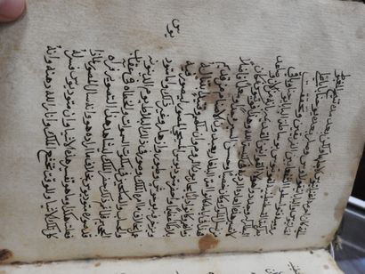 LIVRE MANUSCRIT en calligraphie à l'encre...