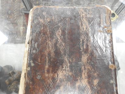 LIVRE MANUSCRIT en calligraphie à l'encre...