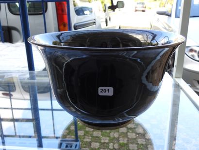 CHINA - 18th/19th century
Large bowl with...