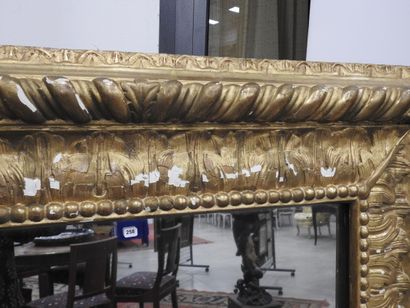 GRAND MIROIR de forme rectangulaire en bois...