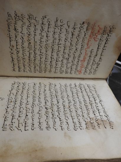 LIVRE MANUSCRIT en calligraphie à l'encre...