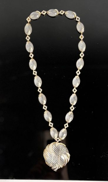 M. GERARD: Necklace in yellow gold 750 thousandths...