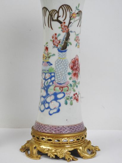 CHINE : Deux vases montés pouvant former...