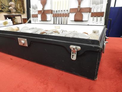 PICNIC SET by CORACLE, for HARRODS in London:...