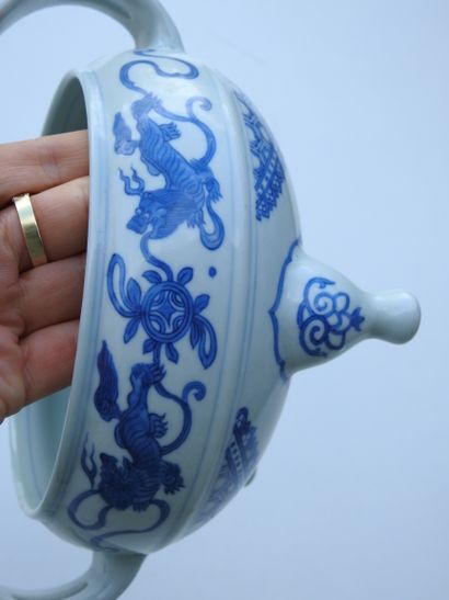 CHINA: Tripod perfume burner with two handles...