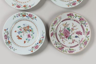 CHINA - Compagnie des Indes: Three porcelain...