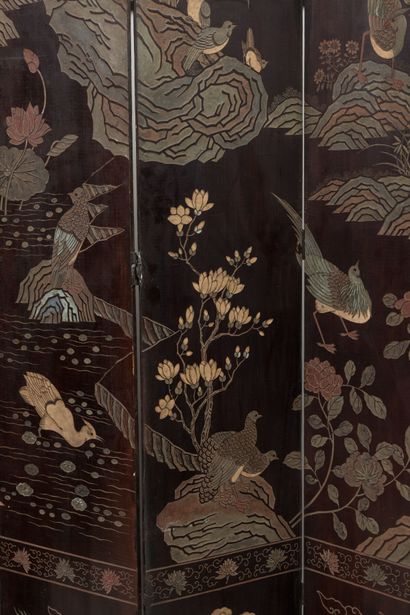 CHINA: Eight-leaf Coromandel lacquer screen...