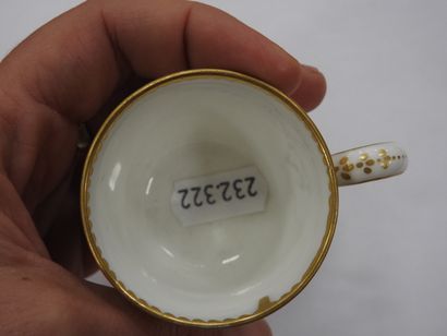 SEVRES : 
Soft-paste porcelain litron beaker...