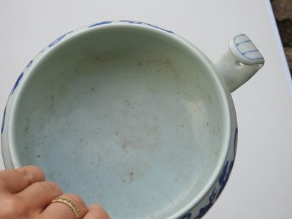 CHINA: Tripod perfume burner with two handles...