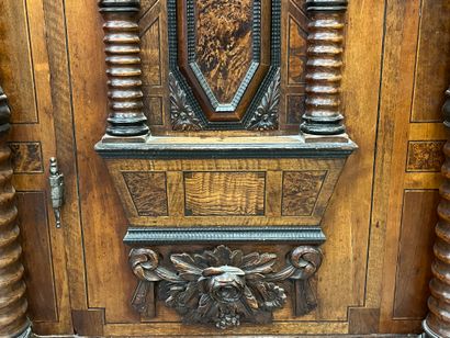 Importante ARMOIRE en bois naturel, bois...