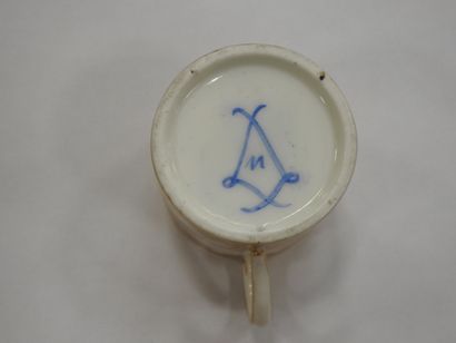 SEVRES : 
Soft-paste porcelain litron beaker...
