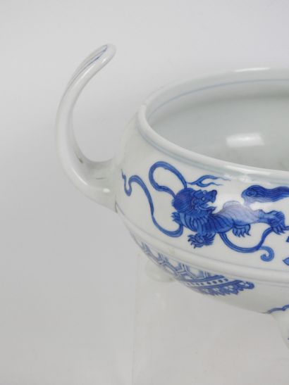 CHINA: Tripod perfume burner with two handles...