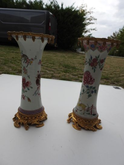 CHINE : Deux vases montés pouvant former...