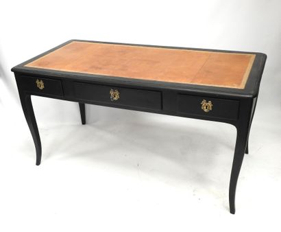BUREAU PLAT en bois relaqué noir de forme...