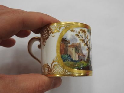SEVRES : 
Soft-paste porcelain litron beaker...