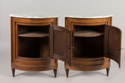A PAIR OF MOLDED BLOND mahogany ENCOIGNURES...