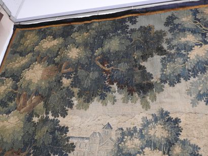 AUBUSSON : Tapisserie en laine à décor d'une...