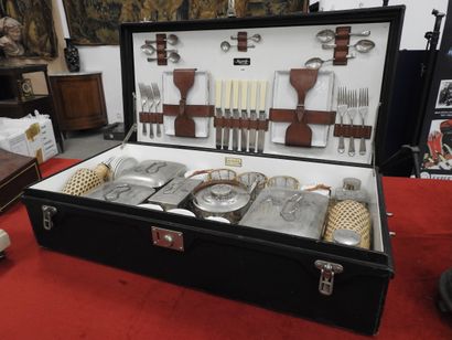 PICNIC SET by CORACLE, for HARRODS in London:...