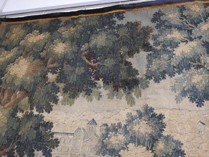 AUBUSSON : Tapisserie en laine à décor d'une...