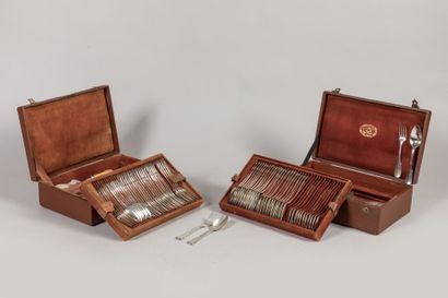 IMPORTANT silver COUVER SET, filets contours...