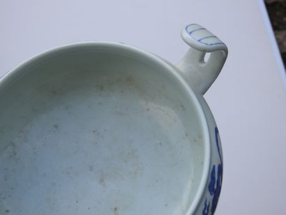 CHINA: Tripod perfume burner with two handles...