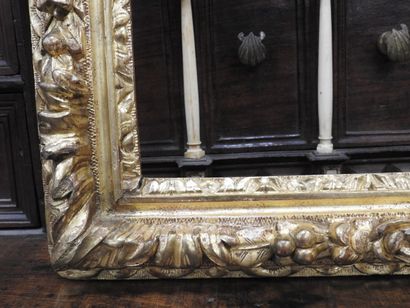 CADRE NU rectangulaire en bois mouluré, sculpté...
