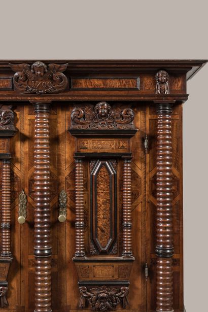 Importante ARMOIRE en bois naturel, bois...