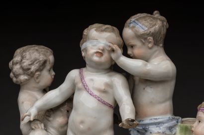 MEISSEN
Porcelain group depicting five loves...