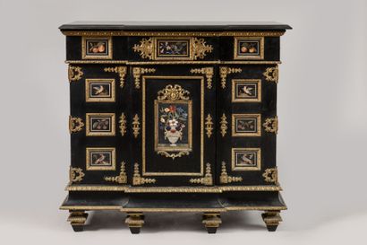 RARE MEUBLE A HAUTEUR D'APPUI en placage...