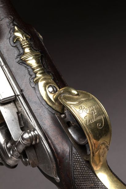 PISTOLET for senior officer of the Royal...