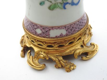 CHINE : Deux vases montés pouvant former...