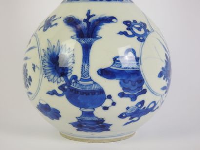 CHINE - Epoque KANGXI (1662 - 1722)
Vase...
