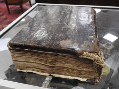 LIVRE MANUSCRIT en calligraphie à l'encre...
