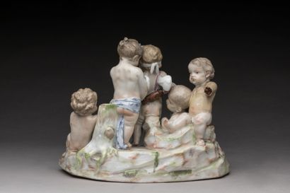 MEISSEN
Porcelain group depicting five loves...
