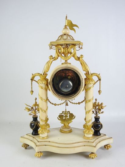 PENDULE PORTIQUE in white marble and gilt...