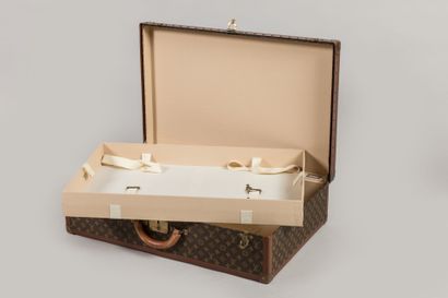 Louis VUITTON - Avenue Marceau (Paris): Alzer...