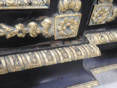 RARE MEUBLE A HAUTEUR D'APPUI en placage...
