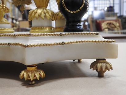 PENDULE PORTIQUE in white marble and gilt...