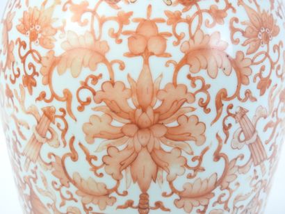 CHINA: Porcelain and coral enamel baluster...
