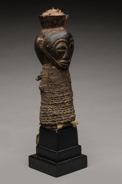 HEMBA, République Démocratique du Congo.
Bois...