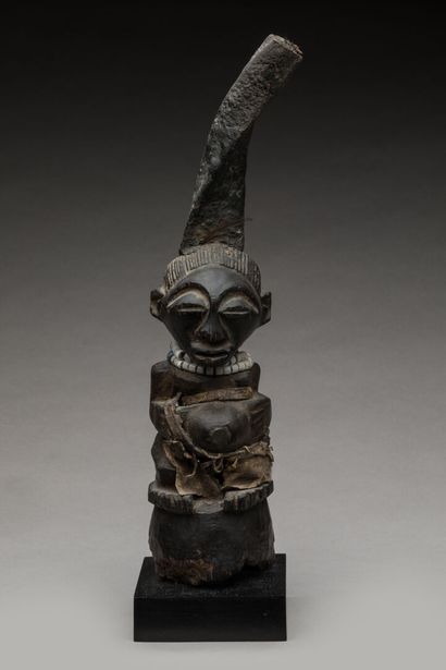SONGYE, République Démocratique du Congo.
Bois...