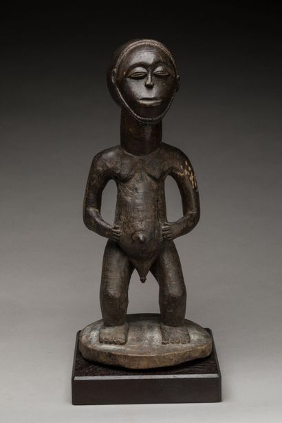 HEMBA, République Démocratique du Congo.
Bois...