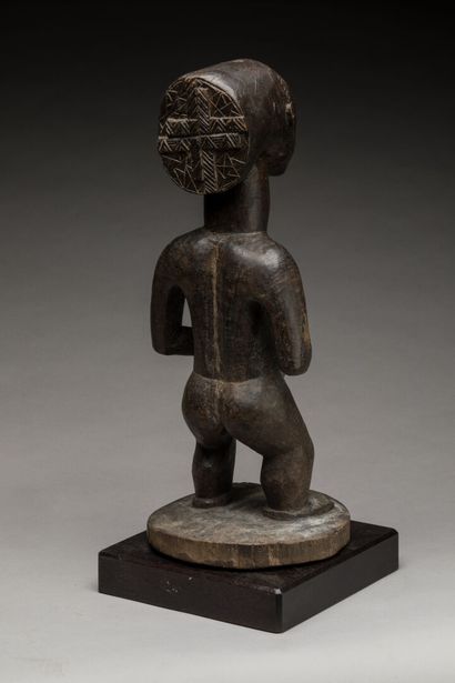 HEMBA, République Démocratique du Congo.
Bois...