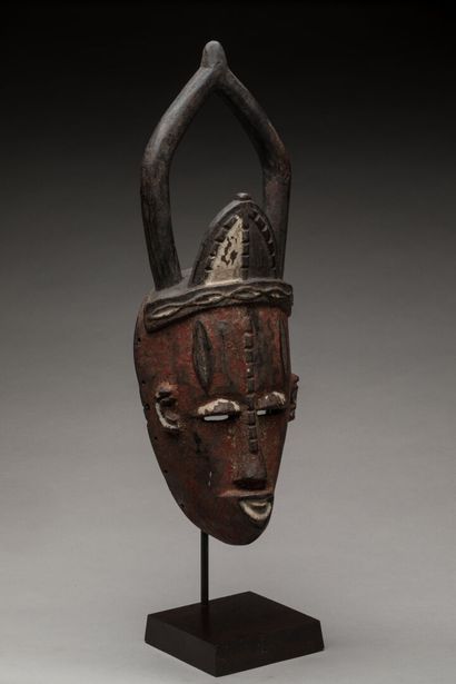 URHOBO, Nigéria. Bois dur, patine d'usage,...
